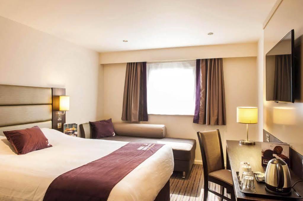 Premier Inn Peterborough - Ferry Meadows Dış mekan fotoğraf